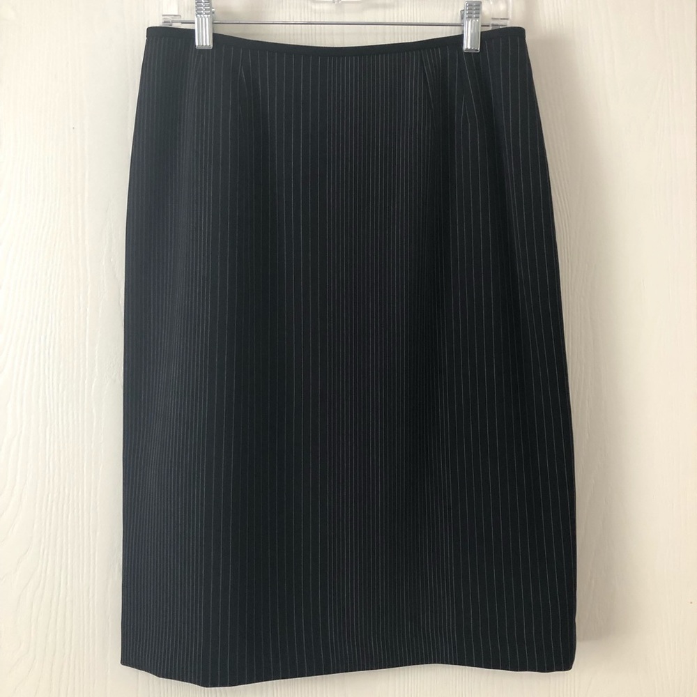 Beautiful Kasper Pin Striped Pencil Skirt